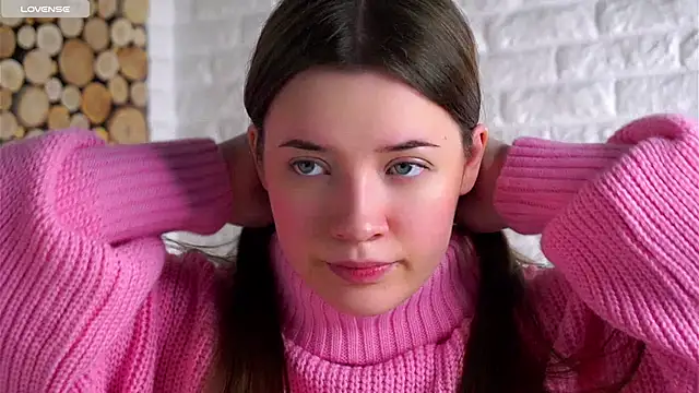 Snapshot of LowOncoming chatting on November 2025 02:01:01 AM LowOncoming online show from November 2025 02:01:01 AM