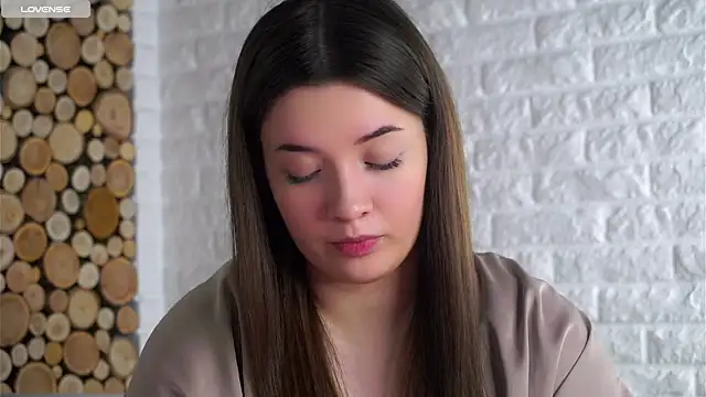 Snapshot of LowOncoming chatting on March 2026 01:55:02 AM LowOncoming online show from March 2026 01:55:02 AM