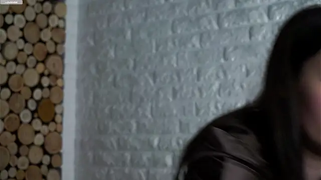 Snapshot of LowOncoming chatting on April 2026 03:37:02 AM LowOncoming online show from April 2026 03:37:02 AM