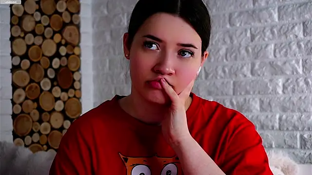 Snapshot of LowOncoming chatting on April 2026 03:29:01 AM LowOncoming online show from April 2026 03:29:01 AM