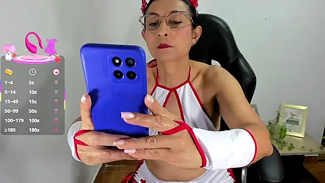 Snapshot of donna_cherry chatting on March 2025 10:48:01 PM donna cherry online show from March 2025 10:48:01 PM