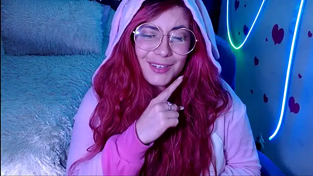 Snapshot of Azamy-12 chatting on February 2025 02:07:02 AM Azamy-12 online show from February 2025 02:07:02 AM