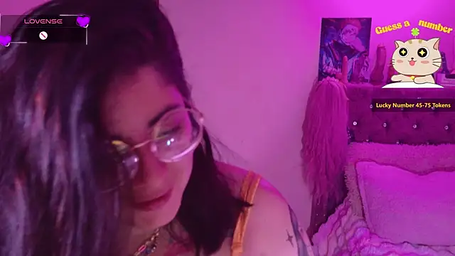 Snapshot of Azamy-12 chatting on November 2025 04:47:02 AM Azamy-12 online show from November 2025 04:47:02 AM