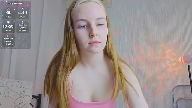 Snapshot of Wild__flowers chatting on April 2026 07:19:01 PM Wild flowers online show from April 2026 07:19:01 PM