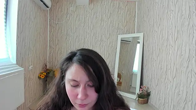 Snapshot of AishaRouhi chatting on January 2025 09:56:01 AM AishaRouhi online show from January 2025 09:56:01 AM