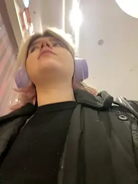 Snapshot of Baby__Naughty chatting on December 2024 06:28:01 PM Baby Naughty online show from December 2024 06:28:01 PM