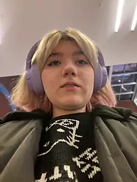 Snapshot of Baby__Naughty chatting on December 2024 05:09:01 PM Baby Naughty online show from December 2024 05:09:01 PM