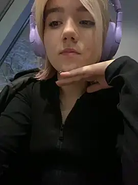 Snapshot of Baby__Naughty chatting on December 2024 04:15:01 PM Baby Naughty online show from December 2024 04:15:01 PM