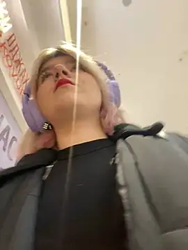 Snapshot of Baby__Naughty chatting on December 2024 11:12:01 AM Baby Naughty online show from December 2024 11:12:01 AM