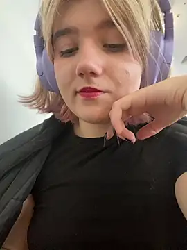 Snapshot of Baby__Naughty chatting on December 2024 12:27:02 PM Baby Naughty online show from December 2024 12:27:02 PM