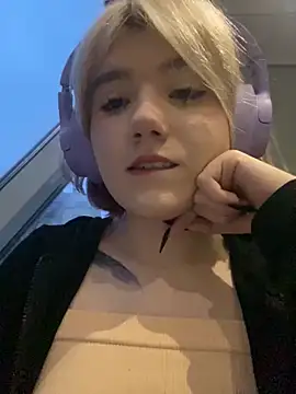 Snapshot of Baby__Naughty chatting on January 2025 02:10:02 PM Baby Naughty online show from January 2025 02:10:02 PM