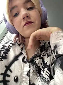 Snapshot of Baby__Naughty chatting on March 2025 08:15:01 AM Baby Naughty online show from March 2025 08:15:01 AM