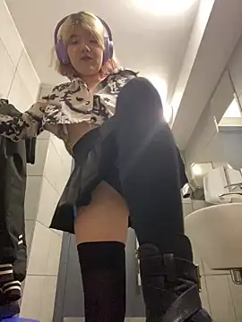 Snapshot of Baby__Naughty chatting on March 2025 08:17:01 AM Baby Naughty online show from March 2025 08:17:01 AM