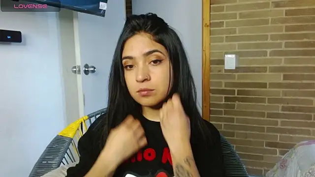 Snapshot of helenacyruss chatting on November 2025 06:50:01 PM helenacyruss online show from November 2025 06:50:01 PM