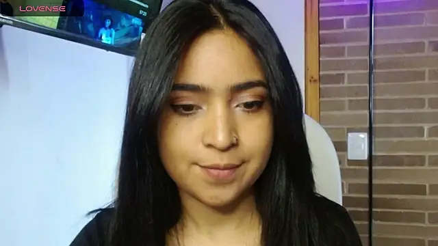 Snapshot of helenacyruss chatting on November 2025 05:22:01 PM helenacyruss online show from November 2025 05:22:01 PM