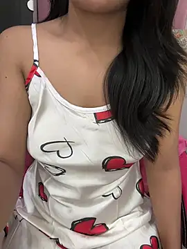 LeisyXO online show from April 2026 08:37:01 PM