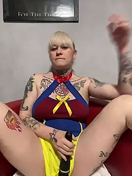 poussichienne online show from February 2025 12:44:02 PM