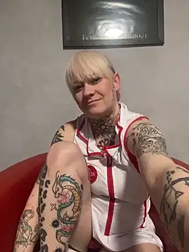 poussichienne online show from February 2025 01:29:01 PM