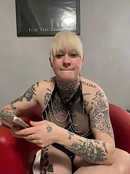 poussichienne online show from February 2025 02:46:02 PM