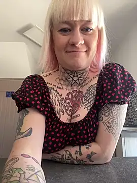 poussichienne online show from March 2025 10:41:01 AM