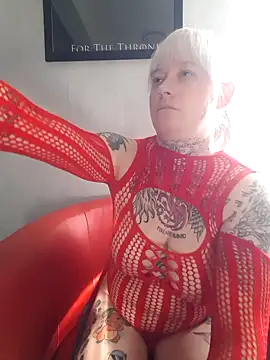 poussichienne online show from September 2025 03:57:01 PM