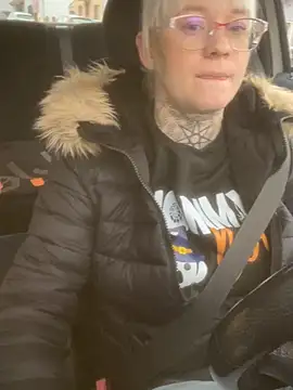 poussichienne online show from November 2025 10:29:01 AM