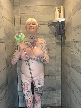 poussichienne online show from January 2026 01:27:02 PM