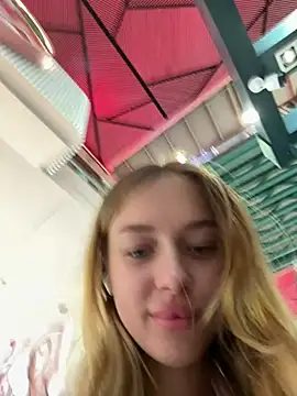 Snapshot of enjoy_my_beauty chatting on December 2024 04:26:02 AM enjoy my beauty online show from December 2024 04:26:02 AM