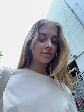 Snapshot of enjoy_my_beauty chatting on January 2025 04:54:02 AM enjoy my beauty online show from January 2025 04:54:02 AM