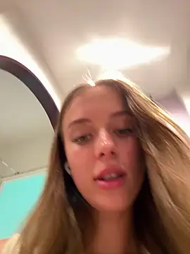 Snapshot of enjoy_my_beauty chatting on March 2025 04:47:02 AM enjoy my beauty online show from March 2025 04:47:02 AM