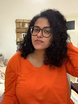 Snapshot of Curvydesifromgermany chatting on October 2025 03:03:02 PM Curvydesifromgermany online show from October 2025 03:03:02 PM