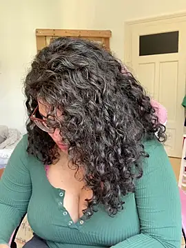 Curvydesifromgermany online show from April 2026 10:35:02 AM