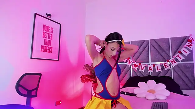 Laura Dicardy online show from February 2026 07:43:01 PM