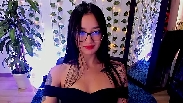 mariiana-diaz online show from December 2025 03:50:02 PM