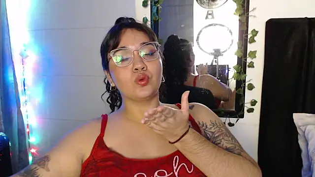 Snapshot of Alezapark chatting on June 2026 04:40:01 AM Alezapark online show from June 2026 04:40:01 AM