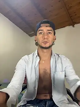 Snapshot of Kevin_Torres chatting on March 2026 11:32:02 PM Kevin Torres online show from March 2026 11:32:02 PM