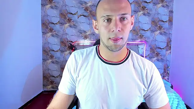 Snapshot of Damon_Bakert chatting on April 2026 02:18:01 PM Damon Bakert online show from April 2026 02:18:01 PM