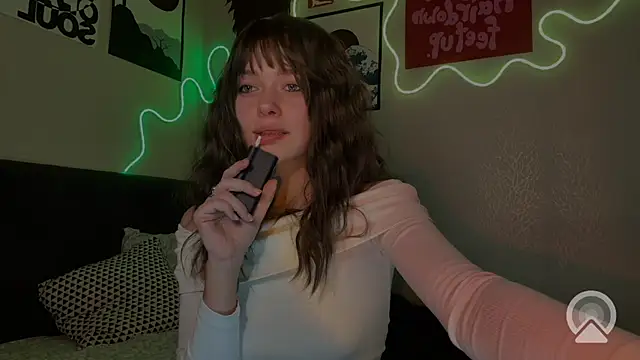 Emilia0 0 7 online show from February 2026 09:34:01 PM