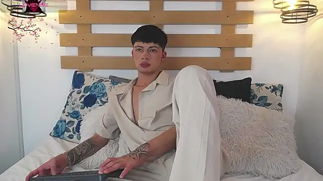 Steev Novoa online show from February 2025 06:08:01 AM