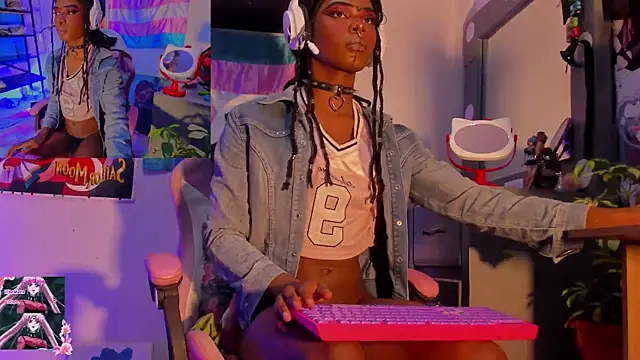 Effy Marinn online show from September 2025 10:28:02 AM