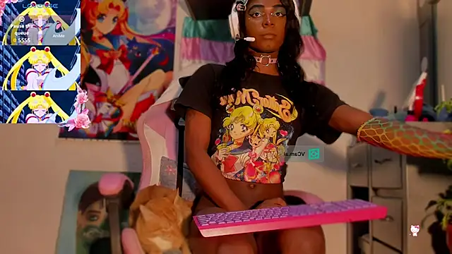 Effy Marinn online show from September 2025 07:43:01 AM