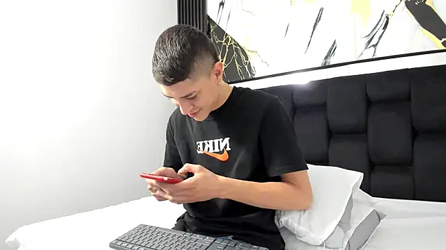 Snapshot of Dei_v_48 chatting on March 2025 07:27:01 PM Dei v 48 online show from March 2025 07:27:01 PM