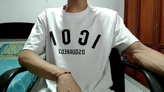 Snapshot of Dei_v_48 chatting on September 2025 08:21:01 PM Dei v 48 online show from September 2025 08:21:01 PM