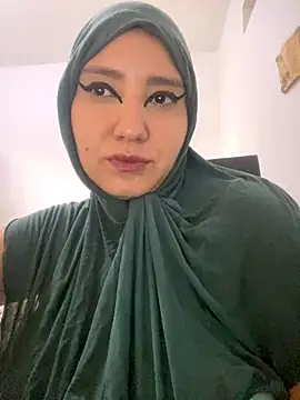 Snapshot of hannahayat chatting on November 2025 12:49:02 PM hannahayat online show from November 2025 12:49:02 PM