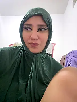 Snapshot of hannahayat chatting on December 2025 10:37:02 PM hannahayat online show from December 2025 10:37:02 PM