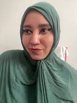 Snapshot of hannahayat chatting on December 2025 03:19:01 PM hannahayat online show from December 2025 03:19:01 PM