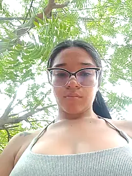 -VICKKY online show from February 2025 02:09:02 PM