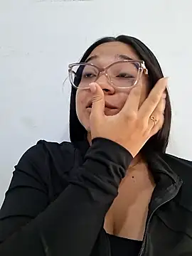 -VICKKY online show from March 2026 02:28:01 PM