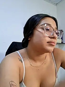 Snapshot of -VICKKY chatting on July 2026 07:24:01 PM -VICKKY online show from July 2026 07:24:01 PM