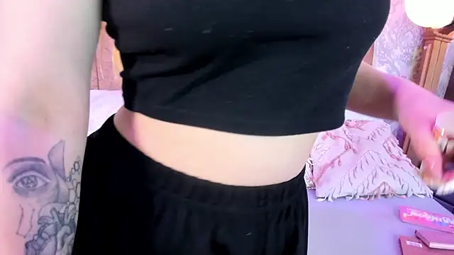 tiffany becker online show from November 2025 12:04:01 PM